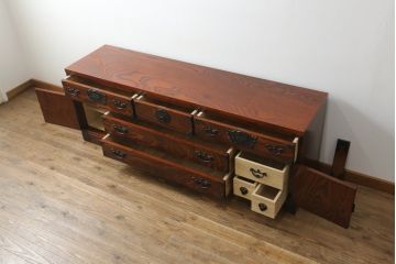 中古　落ち着いた色味と力強い木目が魅力的な岩谷堂箪笥ローチェスト(ローボード、サイドボード、リビングボード、テレビ台、テレビボード、引き出し、和箪笥、収納箪笥)(R-070840)