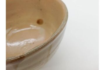 重要無形文化財　人間国宝　濱田庄司(浜田庄司)　益子焼　約14cm　4.4寸　優しい色合いで和の雰囲気を醸し出す鐵絵茶碗(鉄絵、抹茶碗、茶道具、茶器、和食器、四寸四分、共箱付き)(R-070848)