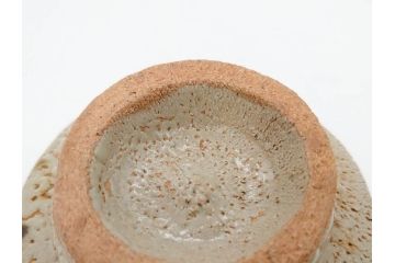 重要無形文化財　人間国宝　濱田庄司(浜田庄司)　益子焼　約14cm　4.4寸　優しい色合いで和の雰囲気を醸し出す鐵絵茶碗(鉄絵、抹茶碗、茶道具、茶器、和食器、四寸四分、共箱付き)(R-070848)