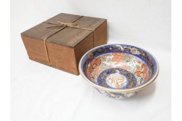 明治期　上手物　伊万里　金彩　色絵　鳳凰　龍　花鳥文　約28cm　9.2寸　鮮やかな色彩が素敵な大鉢(深鉢、和皿、和食器、共箱付き、九寸二分)(R-070849)