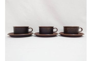 ARABIA FINLAND　Ruska(ルスカ)　Ulla Procope(ウラ・プロコッペ)　それぞれ違った深みのあるブラウンが魅力的なコーヒーカップ&ソーサー3客セット(アラビア、フィンランド、Sモデル、北欧食器、C&S)(R-070854)