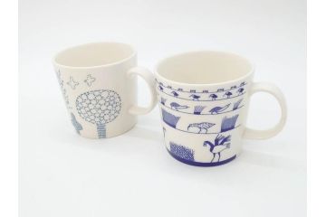iittala(イッタラ)　廃盤　オイバ・トイッカ50周年記念　バード　イッタラ×つぼいねね　2009　1000個限定　可愛らしいデザインが魅力的なマグカップ2客セット(北欧食器、鳥、ブルー)(R-070861)