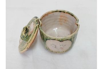土岐市指定重要無形文化財　永江港史　市の沢窯　織部よばなし　深みのある色味と洗練された意匠が目を惹く蓋碗5客セット(蓋向付、織部焼、和食器、共箱付き)(R-070865)