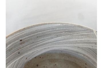 小林東五　對州窯　刷毛目(はけめ)　約22cm　7寸　上品な和の趣溢れる平皿(深皿、和皿、和食器、七寸、共箱付き)(R-070866)