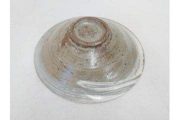 小林東五　對州窯　刷毛目(はけめ)　約22cm　7寸　上品な和の趣溢れる平皿(深皿、和皿、和食器、七寸、共箱付き)(R-070866)