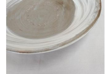 小林東五　對州窯　刷毛目(はけめ)　約21cm　6.9寸　上品な和の趣溢れる平皿(深皿、和皿、和食器、六寸九分、共箱付き)(R-070867)