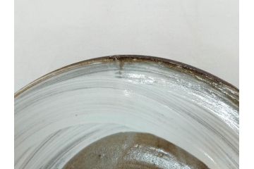 小林東五　對州窯　刷毛目(はけめ)　約21cm　6.9寸　上品な和の趣溢れる平皿(深皿、和皿、和食器、六寸九分、共箱付き)(R-070867)