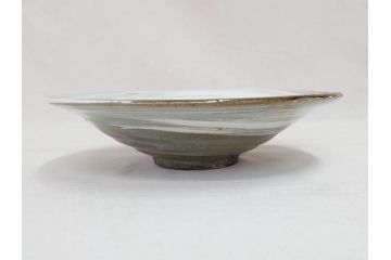 小林東五　對州窯　刷毛目(はけめ)　約21cm　6.9寸　上品な和の趣溢れる平皿(深皿、和皿、和食器、六寸九分、共箱付き)(R-070867)