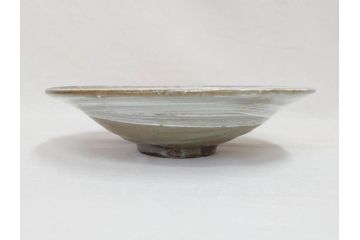小林東五　對州窯　刷毛目(はけめ)　約21cm　6.9寸　上品な和の趣溢れる平皿(深皿、和皿、和食器、六寸九分、共箱付き)(R-070867)