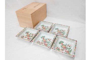 川瀬竹志　古余呂技　赤絵　花鳥　約18cm　5.9寸　大胆に描かれた色絵が印象的で華やかな雰囲気の四方鉢5客セット(和食器、皿、深皿、共箱付き、五寸九分)(R-070869)