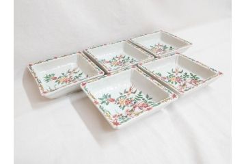 川瀬竹志　古余呂技　赤絵　花鳥　約18cm　5.9寸　大胆に描かれた色絵が印象的で華やかな雰囲気の四方鉢5客セット(和食器、皿、深皿、共箱付き、五寸九分)(R-070869)