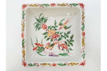 川瀬竹志　古余呂技　赤絵　花鳥　約18cm　5.9寸　大胆に描かれた色絵が印象的で華やかな雰囲気の四方鉢5客セット(和食器、皿、深皿、共箱付き、五寸九分)(R-070869)