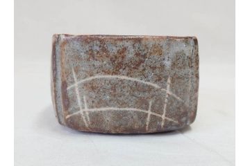時代物　鼠志野(鼠志埜)　絵柄と色合いが落ち着いた和の雰囲気を醸し出す入隅四方向付5客セット(尾州門戸家伝来、美濃焼、和食器、共箱付き)(R-070870)