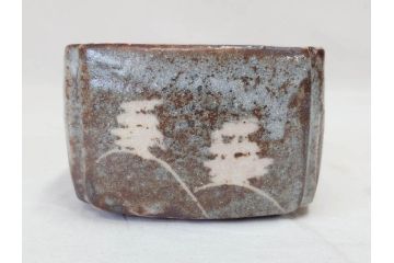時代物　鼠志野(鼠志埜)　絵柄と色合いが落ち着いた和の雰囲気を醸し出す入隅四方向付5客セット(尾州門戸家伝来、美濃焼、和食器、共箱付き)(R-070870)