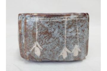 時代物　鼠志野(鼠志埜)　絵柄と色合いが落ち着いた和の雰囲気を醸し出す入隅四方向付5客セット(尾州門戸家伝来、美濃焼、和食器、共箱付き)(R-070870)