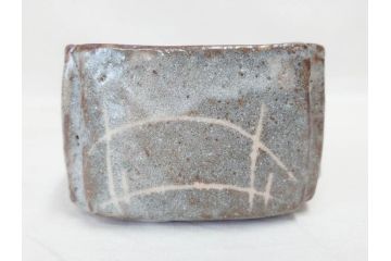 時代物　鼠志野(鼠志埜)　絵柄と色合いが落ち着いた和の雰囲気を醸し出す入隅四方向付5客セット(尾州門戸家伝来、美濃焼、和食器、共箱付き)(R-070870)