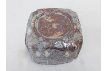 時代物　鼠志野(鼠志埜)　絵柄と色合いが落ち着いた和の雰囲気を醸し出す入隅四方向付5客セット(尾州門戸家伝来、美濃焼、和食器、共箱付き)(R-070870)