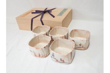 時代物　絵志野(絵志埜)　金継ぎ　優しい色合いが親しみを感じる入隅四方向付5客セット(尾州門戸家伝来、美濃焼、和食器、共箱付き)(R-070871)