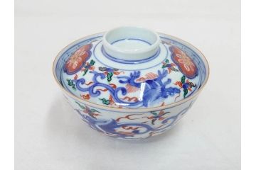 明治期　九谷焼　色絵　龍文　約11cm　3.6寸　食卓を鮮やかに演出する蓋付き茶碗4客セット(三寸六分、和食器)(R-070874)