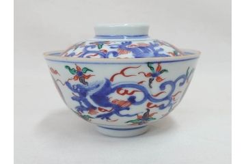 明治期　九谷焼　色絵　龍文　約11cm　3.6寸　食卓を鮮やかに演出する蓋付き茶碗4客セット(三寸六分、和食器)(R-070874)