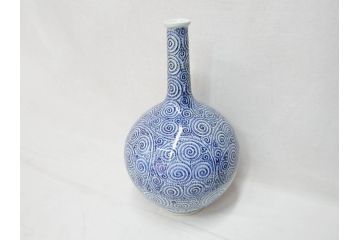 江戸〜明治　古伊万里　染付　蛸唐草　細やかな意匠が施された美しい花瓶(花入、花器、壺、壷)(R-070877)