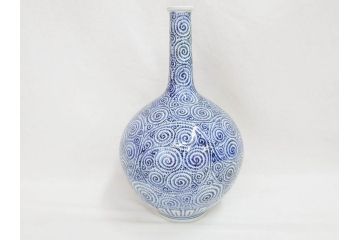 江戸〜明治　古伊万里　染付　蛸唐草　細やかな意匠が施された美しい花瓶(花入、花器、壺、壷)(R-070877)