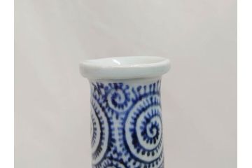 江戸〜明治　古伊万里　染付　蛸唐草　細やかな意匠が施された美しい花瓶(花入、花器、壺、壷)(R-070877)