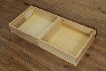 中古　北海道勇峰工芸　和の趣あふれる二段重ね水屋箪笥(食器棚、キャビネット、戸棚、収納棚)(R-070911)