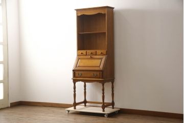 中古　横浜クラシック家具　ダニエル(Daniel)　艶のある木肌と品のある佇まいが美しいビューローブックシェルフ(ブックケース、ライティングビューロー、飾り棚、収納棚、本棚、デスク、在宅ワーク、在宅用)(R-070912)