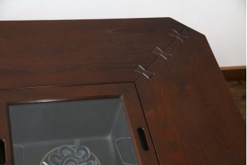 中古　高級品!!　岩手県認定伝統工芸品　南部箪笥　重厚感のある佇まいでお部屋の主役におすすめ!!　欅(ケヤキ)材の大きな囲炉裏テーブルとサイドテーブルのセット(木製火鉢、ダイニングテーブル、食卓、4人掛け、6人掛け、エンドテーブル)(定価約150万円)(R-070915)