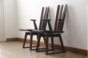 中古　高級品!!　岩手県認定伝統工芸品　南部箪笥　欅(ケヤキ)材　美術品のような佇まいが目を惹くスピンチェア2脚セット(回転椅子、板座チェア、アームチェア、ダイニングチェア、椅子、イス)(定価1脚約12万円)(R-070916)
