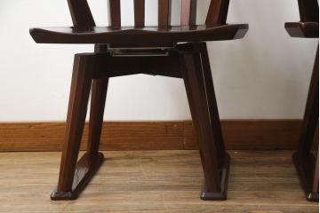 中古　高級品!!　岩手県認定伝統工芸品　南部箪笥　欅(ケヤキ)材　美術品のような佇まいが目を惹くスピンチェア2脚セット(回転椅子、板座チェア、アームチェア、ダイニングチェア、椅子、イス)(定価1脚約12万円)(R-070916)