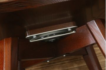 中古　高級品!!　岩手県認定伝統工芸品　南部箪笥　欅(ケヤキ)材　美術品のような佇まいが目を惹くスピンチェア2脚セット(回転椅子、板座チェア、アームチェア、ダイニングチェア、椅子、イス)(定価1脚約12万円)(R-070916)
