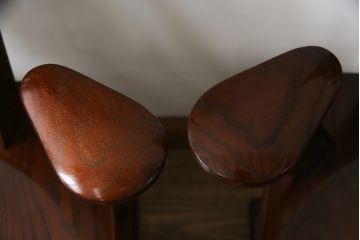 中古　高級品!!　岩手県認定伝統工芸品　南部箪笥　欅(ケヤキ)材　美術品のような佇まいが目を惹くスピンチェア4脚セット(回転椅子、板座チェア、アームチェア、ダイニングチェア、椅子、イス)(定価1脚約12万円)(R-070917)