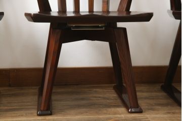 中古　高級品!!　岩手県認定伝統工芸品　南部箪笥　欅(ケヤキ)材　美術品のような佇まいが目を惹くスピンチェア4脚セット(回転椅子、板座チェア、アームチェア、ダイニングチェア、椅子、イス)(定価1脚約12万円)(R-070917)
