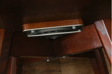 中古　高級品!!　岩手県認定伝統工芸品　南部箪笥　欅(ケヤキ)材　美術品のような佇まいが目を惹くスピンチェア4脚セット(回転椅子、板座チェア、アームチェア、ダイニングチェア、椅子、イス)(定価1脚約12万円)(R-070917)
