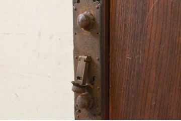 アンティーク建具　欅(ケヤキ)材　懐かしい雰囲気漂う一枚板の板戸窓1枚(引き戸)(R-070918)