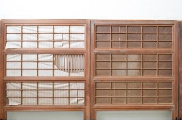 アンティーク建具　どこか懐かしい雰囲気を醸し出す裏障子付き格子戸4枚セット(引き戸、障子戸、ガラス帯戸)(R-070928)