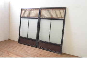 アンティーク建具　富山産　漆塗り　和モダンな空間作りにおすすめの上質な幅広ガラス戸2枚セット(引き戸、ガラス戸)(R-070930)