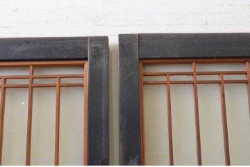 アンティーク建具　富山産　漆塗り　和モダンな空間作りにおすすめの上質な幅広ガラス戸2枚セット(引き戸、ガラス戸)(R-070930)
