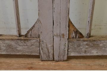 アンティーク建具　ペイント仕上げ限定　経年を感じさせる古い木味が魅力の門扉1対2枚セット(木製扉、フェンス、格子戸)(R-070951)