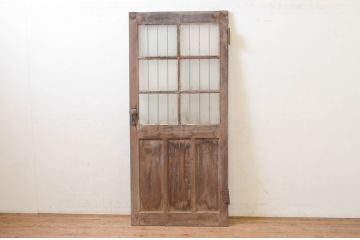 アンティーク建具　重厚感ある佇まいが目を惹く鉄格子入りガラスドア1枚(木製扉、玄関ドア)(R-070954)