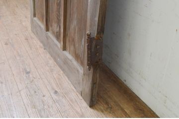アンティーク建具　重厚感ある佇まいが目を惹く鉄格子入りガラスドア1枚(木製扉、玄関ドア)(R-070954)