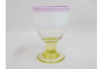 明治〜大正期　当時物　棗型(なつめ形)　可愛らしい色合いがおしゃれな雰囲気溢れる三色氷コップ(ウランガラス、グラス、和ガラス、乳白ぼかし)(R-070957)