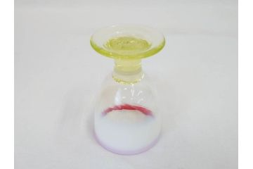 明治〜大正期　当時物　棗型(なつめ形)　可愛らしい色合いがおしゃれな雰囲気溢れる三色氷コップ(ウランガラス、グラス、和ガラス、乳白ぼかし)(R-070957)
