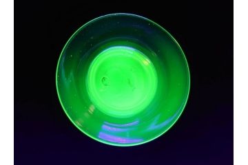 明治〜大正期　当時物　棗型(なつめ形)　可愛らしい色合いがおしゃれな雰囲気溢れる三色氷コップ(ウランガラス、グラス、和ガラス、乳白ぼかし)(R-070957)