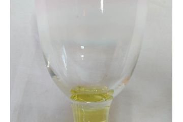 明治〜大正期　当時物　棗型(なつめ形)　可愛らしい色合いがおしゃれな雰囲気溢れる三色氷コップ(ウランガラス、グラス、和ガラス、乳白ぼかし)(R-070958)