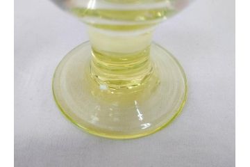 明治〜大正期　当時物　棗型(なつめ形)　可愛らしい色合いがおしゃれな雰囲気溢れる三色氷コップ(ウランガラス、グラス、和ガラス、乳白ぼかし)(R-070958)