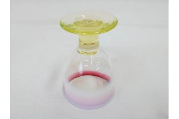明治〜大正期　当時物　棗型(なつめ形)　可愛らしい色合いがおしゃれな雰囲気溢れる三色氷コップ(ウランガラス、グラス、和ガラス、乳白ぼかし)(R-070958)