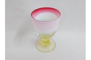 明治〜大正期　当時物　棗型(なつめ形)　可愛らしい色合いがおしゃれな雰囲気溢れる三色氷コップ(ウランガラス、グラス、和ガラス、乳白ぼかし)(R-070959)